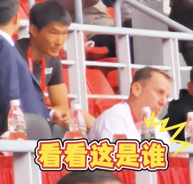 久爾杰維奇現身鹽城，現場觀看中國U22國足vs韓國