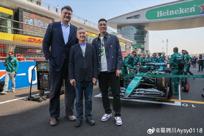 聯(lián)動F1！翟曉川曬與姚明、阿隆索、范志毅、周冠宇等的合照