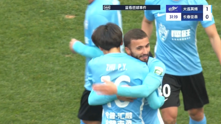 19歲朱鵬宇中超處子球！大連英博1-0領(lǐng)先長春亞泰，馬萊萊助攻